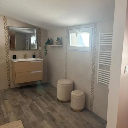 Villa Confort , 3 , Piscine *